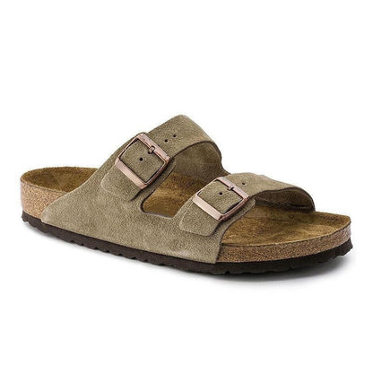 Toffel i mockaimitation med dubbla remmar och spänne, beige/grågrön ton