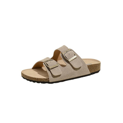 Toffel i mockaimitation med två spännen och gummisula, beige